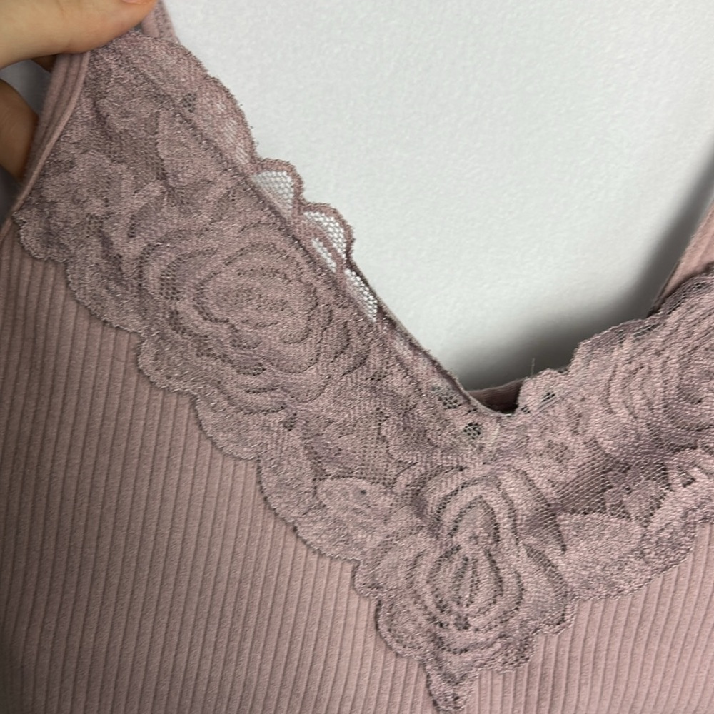 Lace Trim Ribbed Bodysuit - Picture 3 of 5